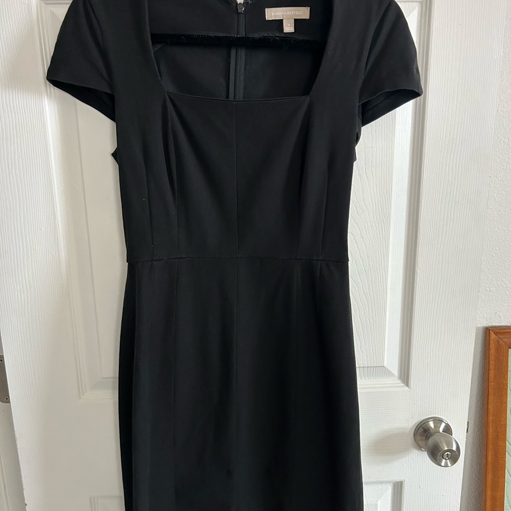 Banana Republic Black Sheath Mini Dress Square Neck Short Sleeve